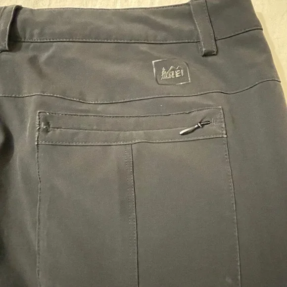 REI Co-op Women Size 8 Petite Black Hiking Pants Straight Leg Technical Trail - Picture 11 of 11